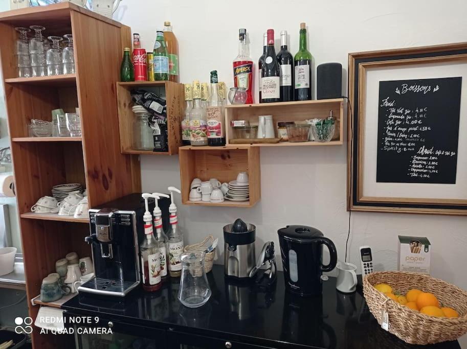 Chambre Atypique Dans Cafe Healthy 圣保罗-德旺斯 外观 照片